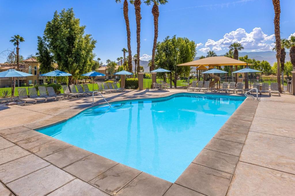 Bazén v ubytování Marriott's Desert Springs Villas II nebo v jeho okolí