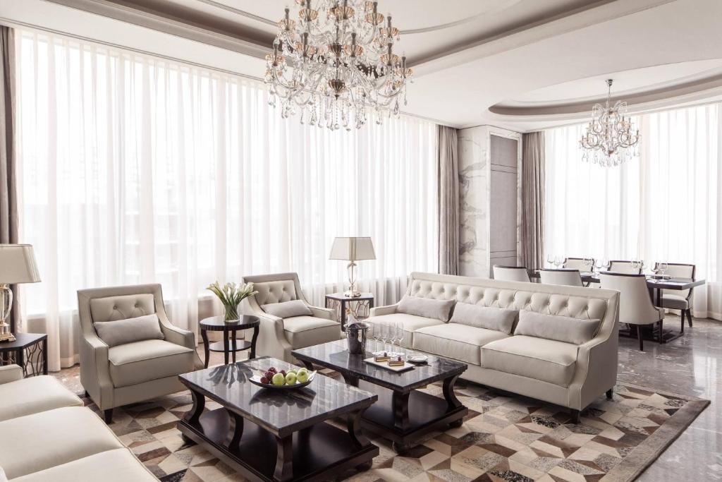 Posezení v ubytování Shunde Marriott Hotel