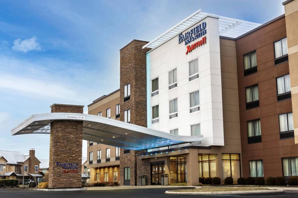 a rendering of the embassy suites bristolanoogaanoogaanoogaanoogaanoogaanoogaanooga hotel at Fairfield Inn & Suites by Marriott Bowling Green in Bowling Green