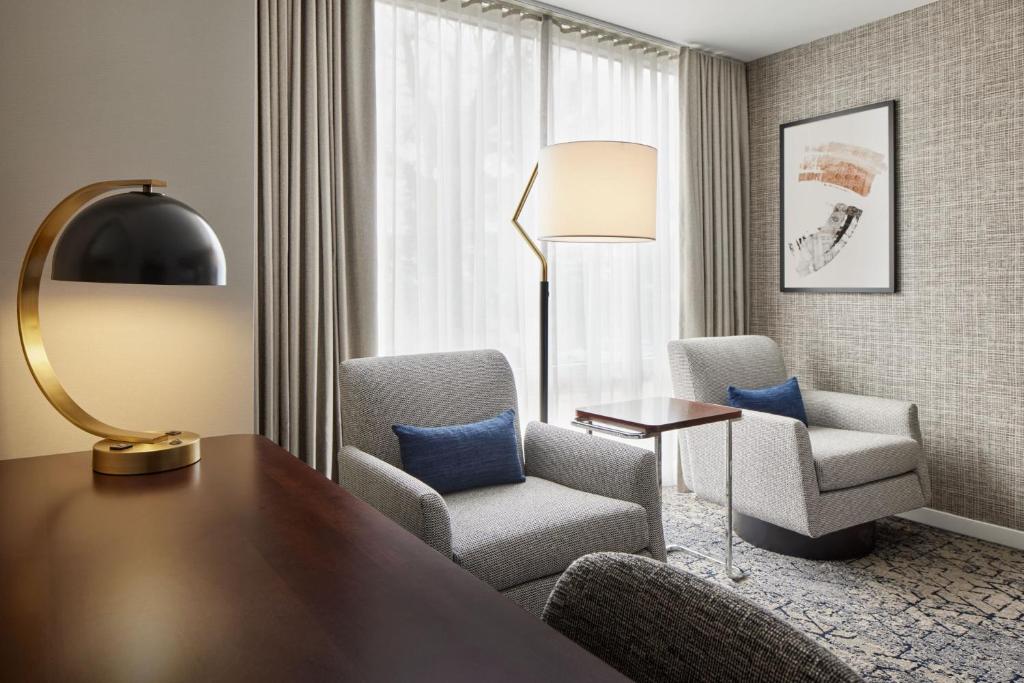 Sheraton Valley Forge King of Prussia - King Room