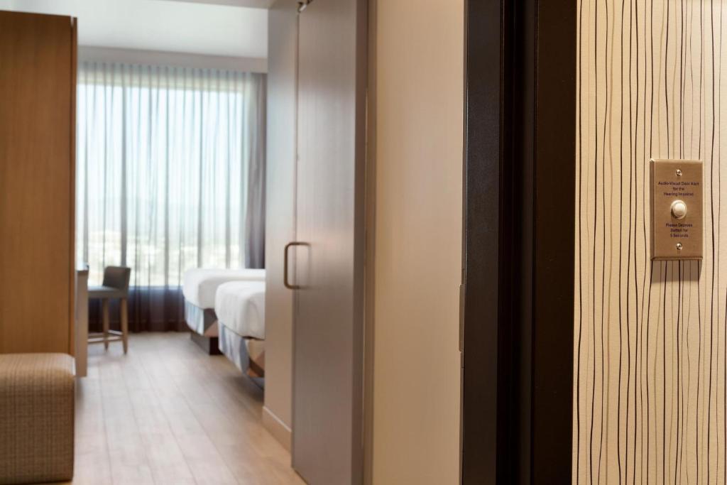 The Viv Hotel, Anaheim, a Tribute Portfolio Hotel - 