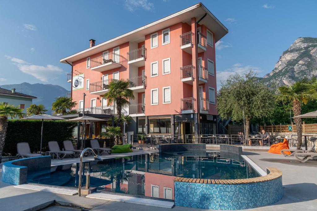 Nespecifikovaný výhled na hory nebo výhled na hory při pohledu z hotelu