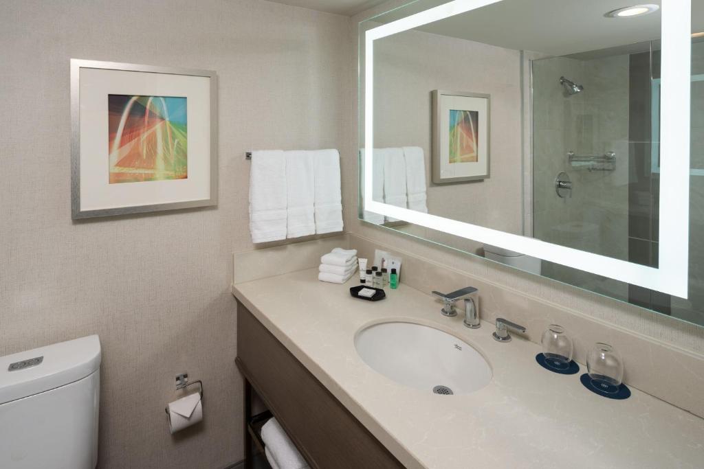 Sheraton Dallas Hotel by the Galleria - Junior Suite, 1 Koning