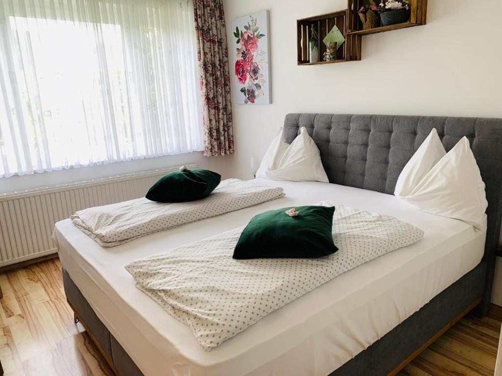 Postel nebo postele na pokoji v ubytování Appartementhaus Sonne