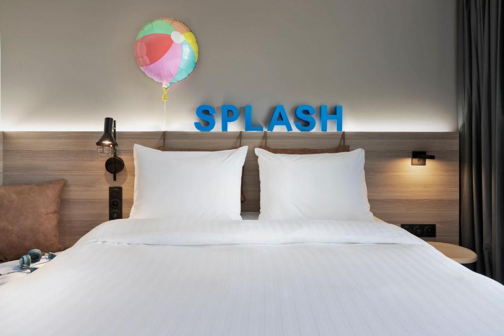 Cama o camas de una habitación en Moxy La Ciotat