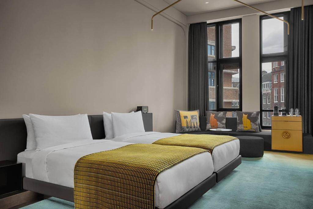 W Amsterdam - Fabulous Bank, Guest Room, 2 Twin/Single Bed(s), City View