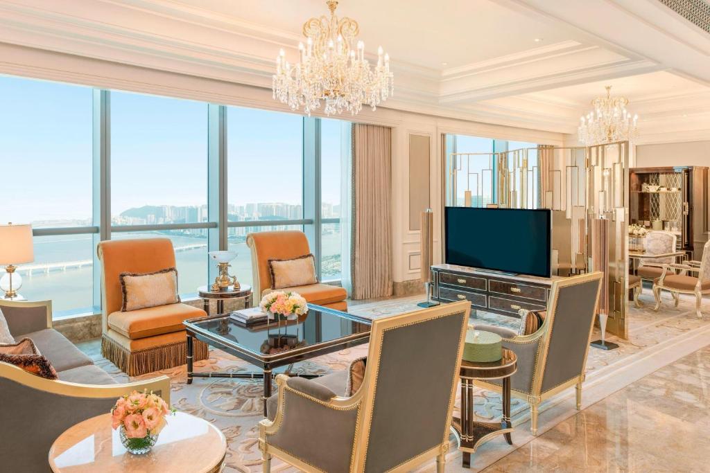 TV a/nebo společenská místnost v ubytování The St. Regis Zhuhai