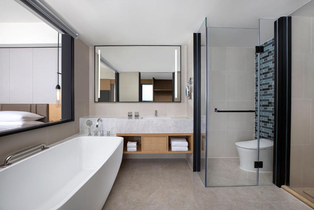 Fairfield by Marriott Shenshan Special Cooperation Zone - Business King Suite Met Balkon En Stadsweergave