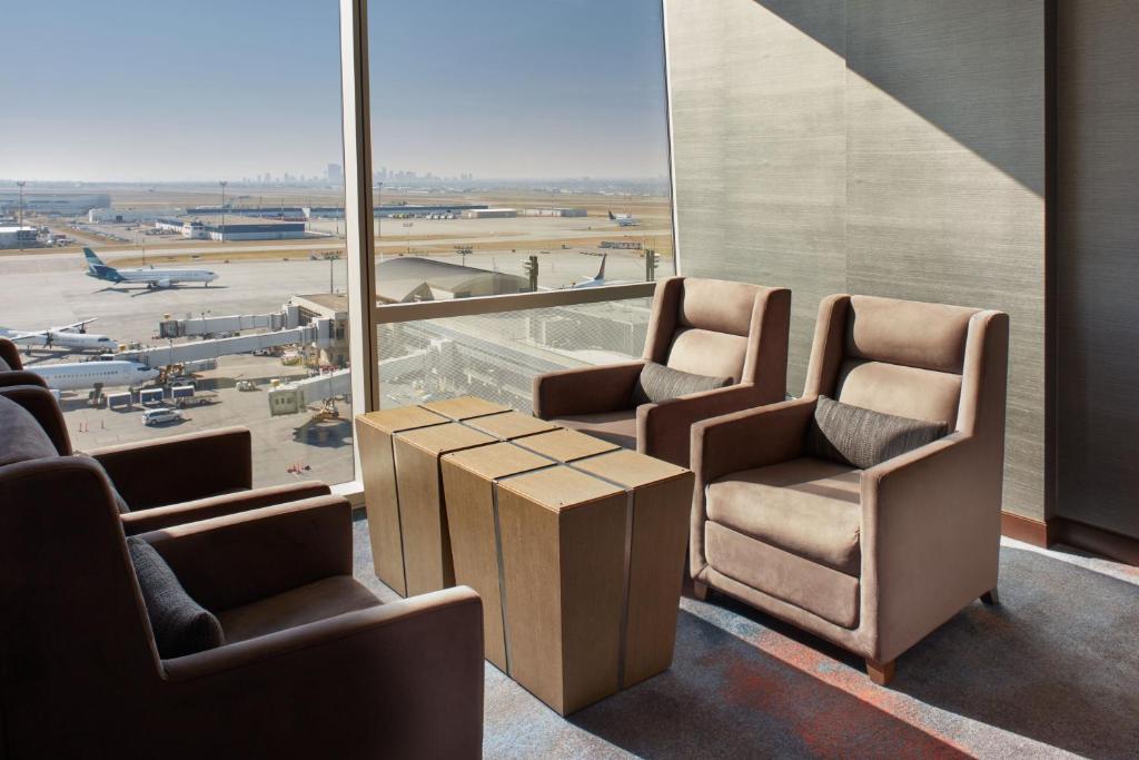 Setusvæði á Calgary Airport Marriott In-Terminal Hotel