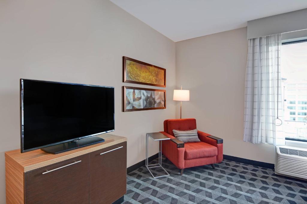 TownePlace Suites by Marriott Indianapolis Downtown - Estudio, 2 Reina