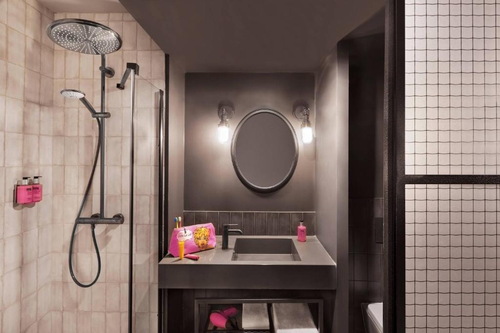 Moxy Lille City - Resim 3