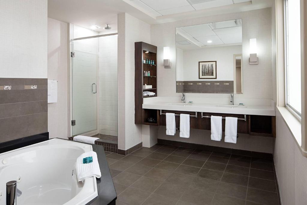 Delta Hotels by Marriott Calgary South - Resim 22