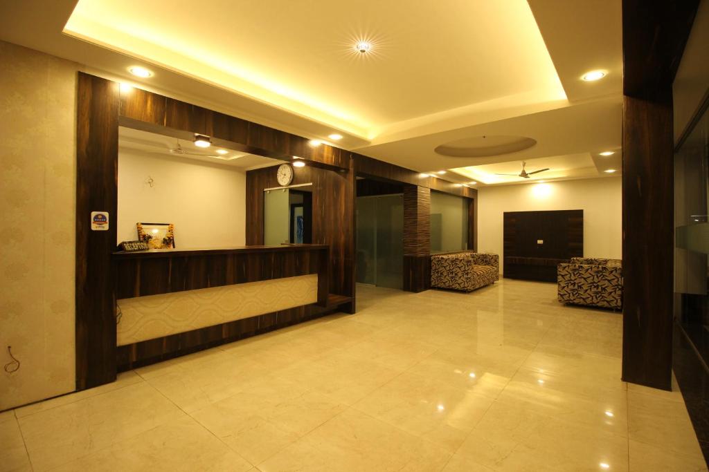 Vstupní hala nebo recepce v ubytování Hotel Yog Palace Newly Renovated