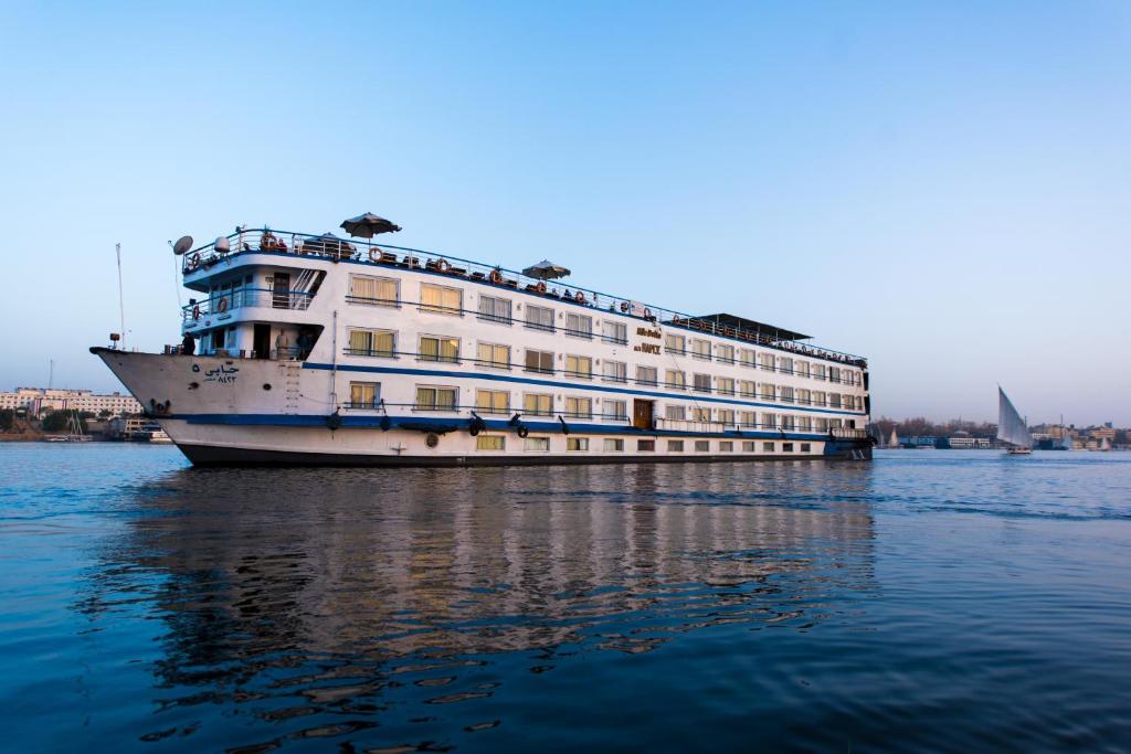 Nile cruise every Monday 4 night Luxor Aswan -3nights every Friday Aswan Luxor