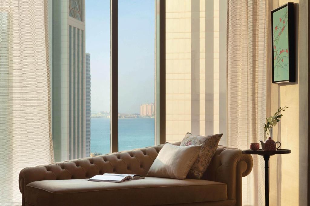 Posezení v ubytování JW Marriott Marquis City Center Doha