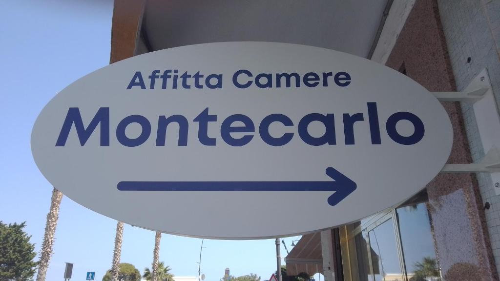 拉伊圭利亞的住宿－Affittacamere Montecarlo，读过伪装癌症停尸房的标志