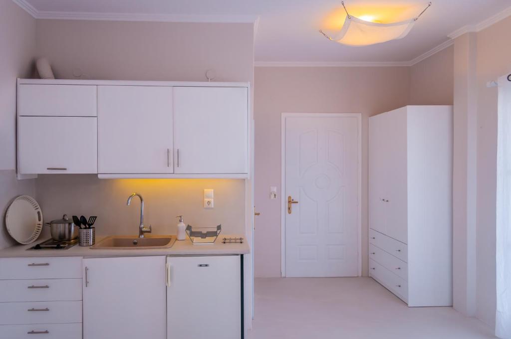 Milos Bay Suites - 2