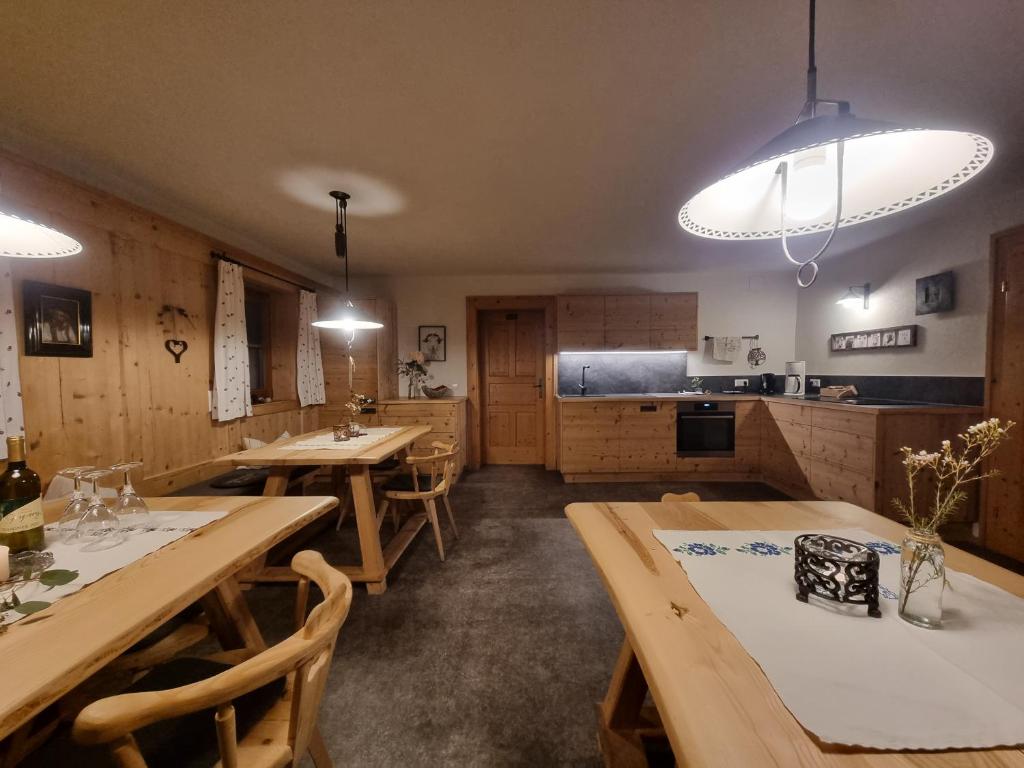 Kuchyň nebo kuchyňský kout v ubytování Hinterauerhof