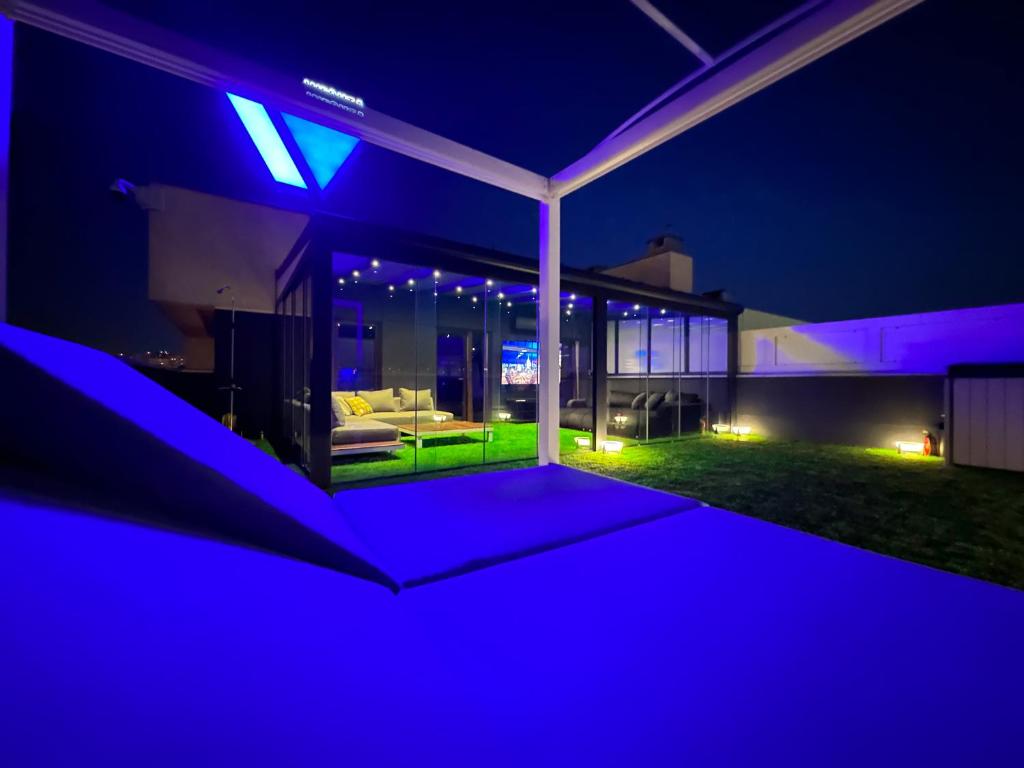Vonkajšia záhrada v ubytovaní LUXURY APARTAMENT Z DUŻYM TARASEM - Park City Poznań