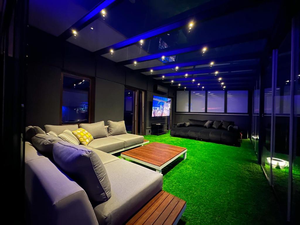 Posedenie v ubytovaní LUXURY APARTAMENT Z DUŻYM TARASEM - Park City Poznań