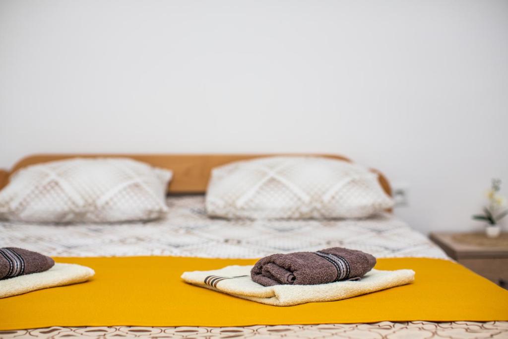 Postel nebo postele na pokoji v ubytování Apartments Jelena Ulcinj