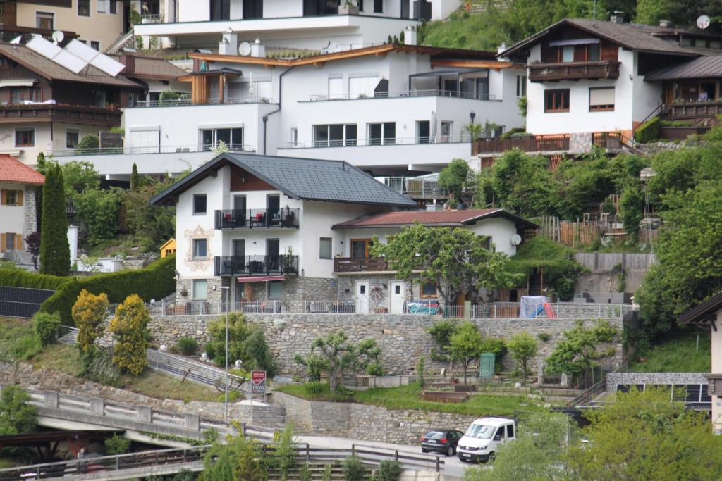 Budova, v ktorej sa apartmán nachádza