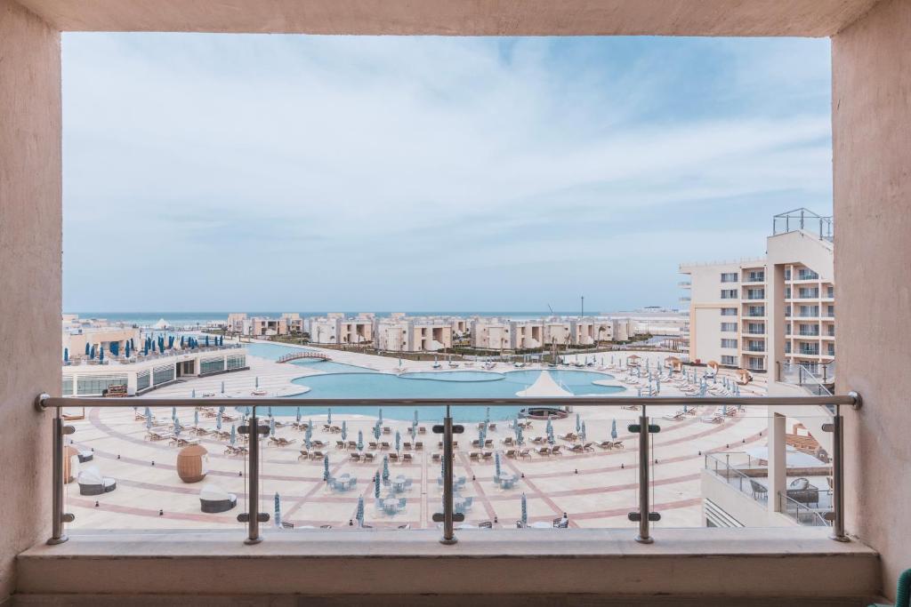 Nespecifikovaný výhled na moře nebo výhled na moře při pohledu z hotelu