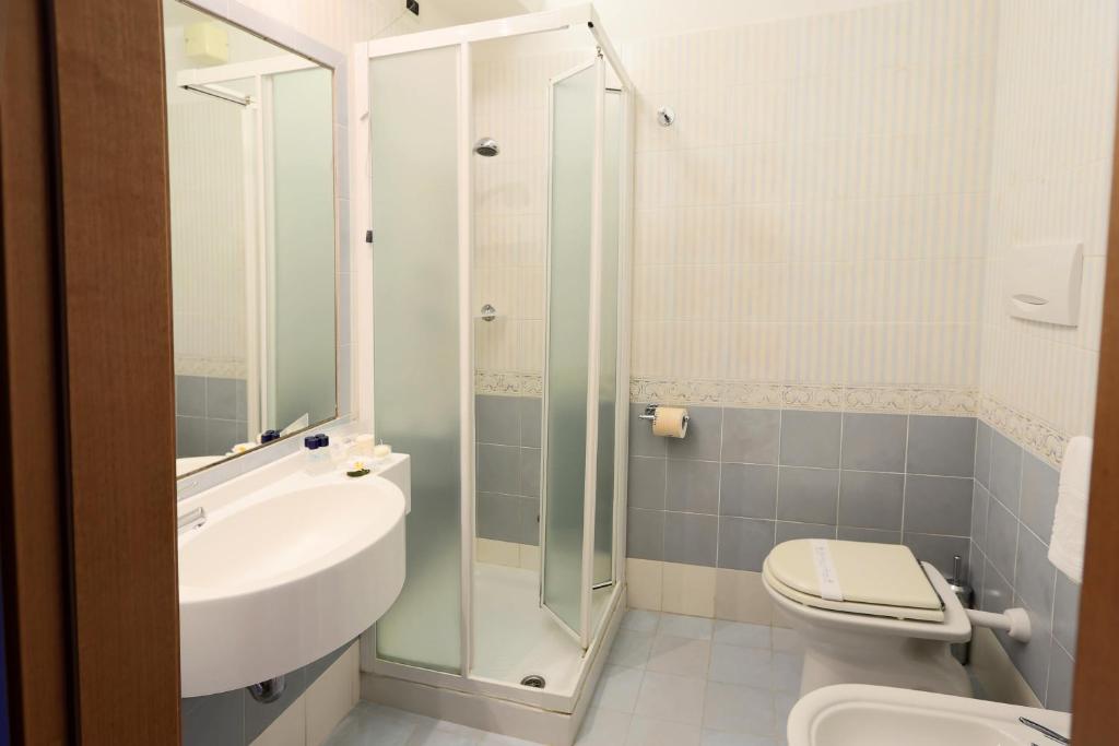 Hotel Sporting - Quarto Individual Clássico Com Varanda