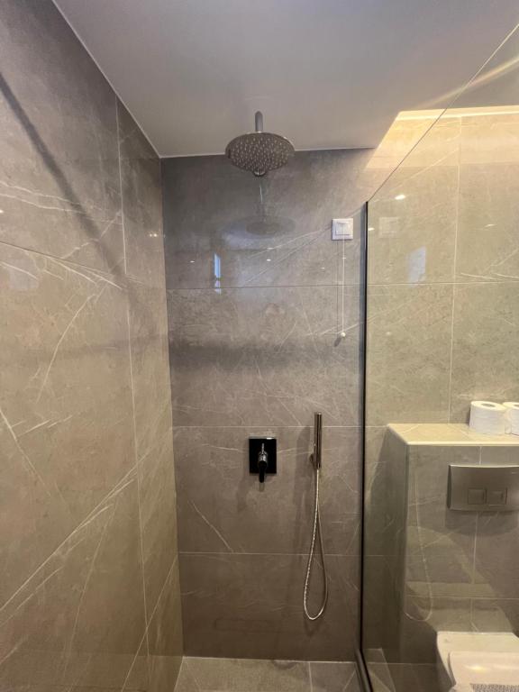 Koupelna v ubytování Kymata Hotel