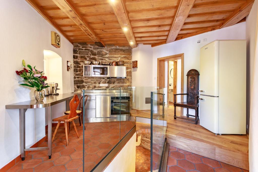 Kuchyň nebo kuchyňský kout v ubytování Apartments No 126 Loket