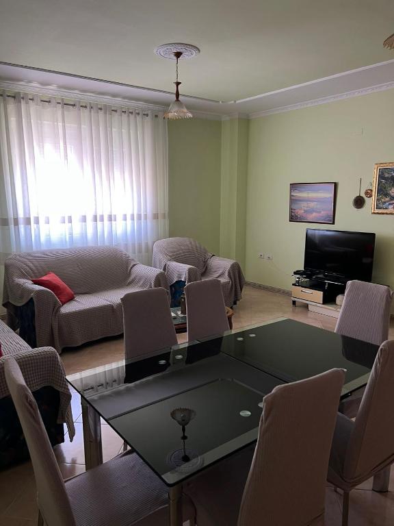 Flo Lungomare Apartment - Imazhi 9