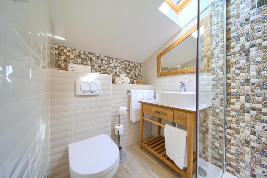 Koupelna v ubytování Luxury Villa Ive With Heated Pool, Finnish Sauna, Infrared Sauna, Pet Friendly