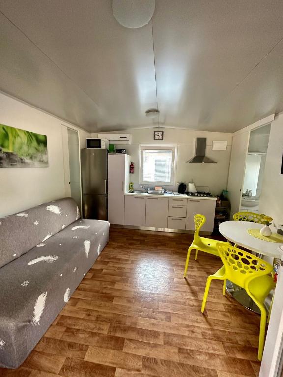 Kuchyň nebo kuchyňský kout v ubytování Mobile home SIMS