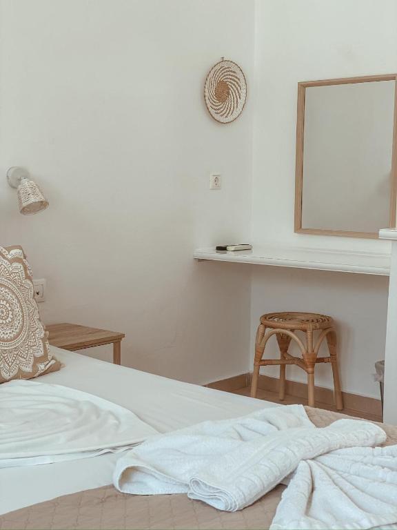 Postel nebo postele na pokoji v ubytování Lindos Athena