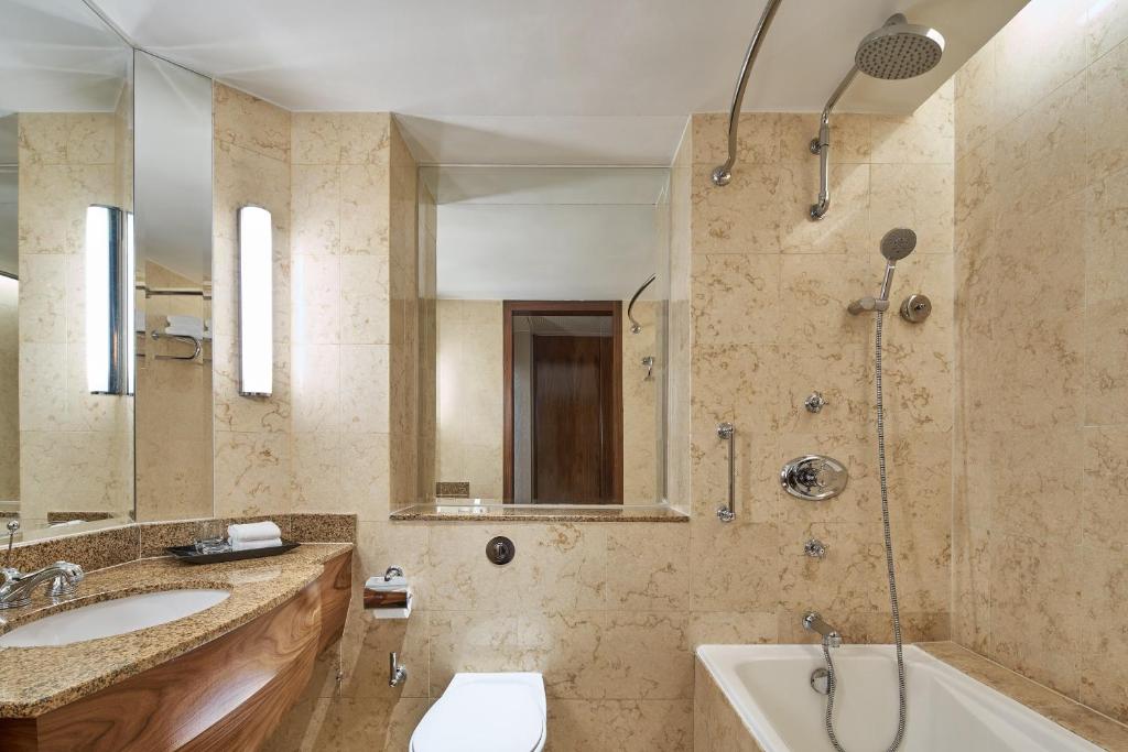 Sheraton Towers Singapore Hotel - Sheraton Club King Room, Accesso Al Pavimento Alto