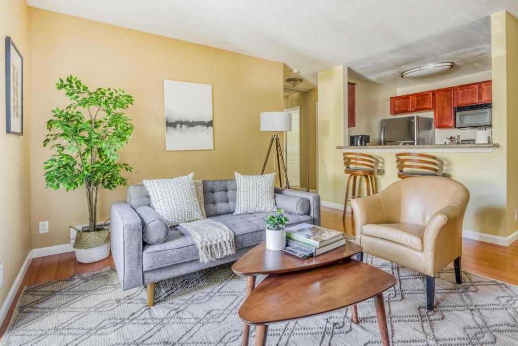 Great 2BR Condo in Fremont PetFriendly Parking, Fremont (updated prices 2024)