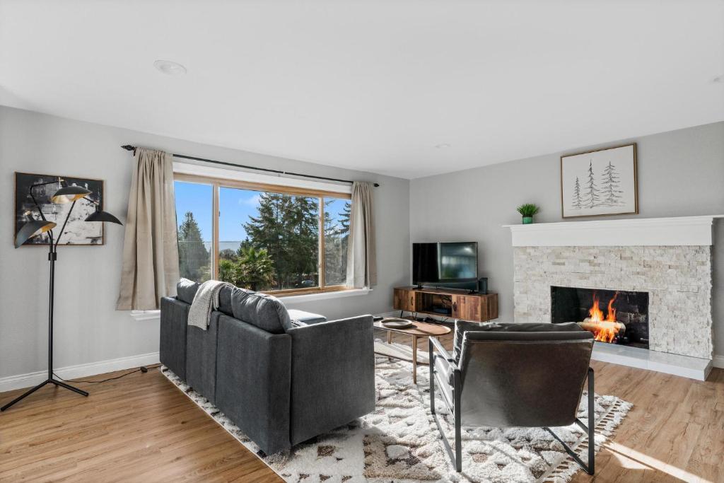 Charming 4BR House in Bellevue, Bellevue (updated prices 2024)