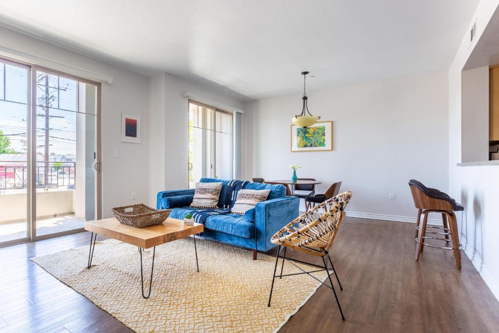 Ideal 1BR in Sherman Oaks Parking Pool Gym, Los Angeles (updated prices