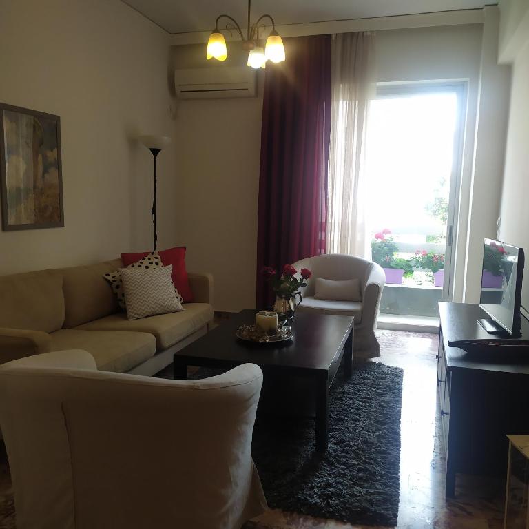 Posedenie v ubytovaní Maria's Cozy apartment in Palaio Faliro
