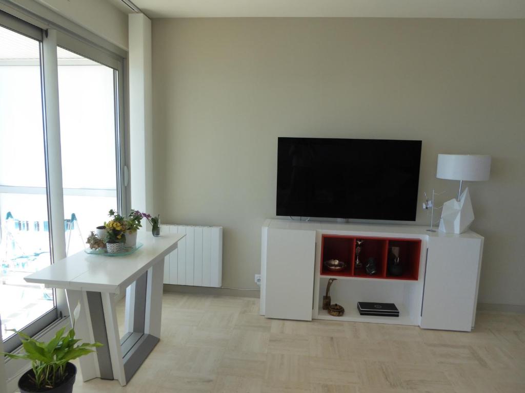 Fotografia z galérie ubytovania Appartement face mer aux Sables d'Olonne, 2 chambres, proche plage et commerces - FR-1-325-125 v destinácii Les Sables-dʼOlonne