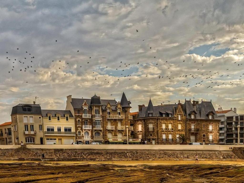 Fotografia z galérie ubytovania Appartement face mer aux Sables d'Olonne, 2 chambres, proche plage et commerces - FR-1-325-125 v destinácii Les Sables-dʼOlonne
