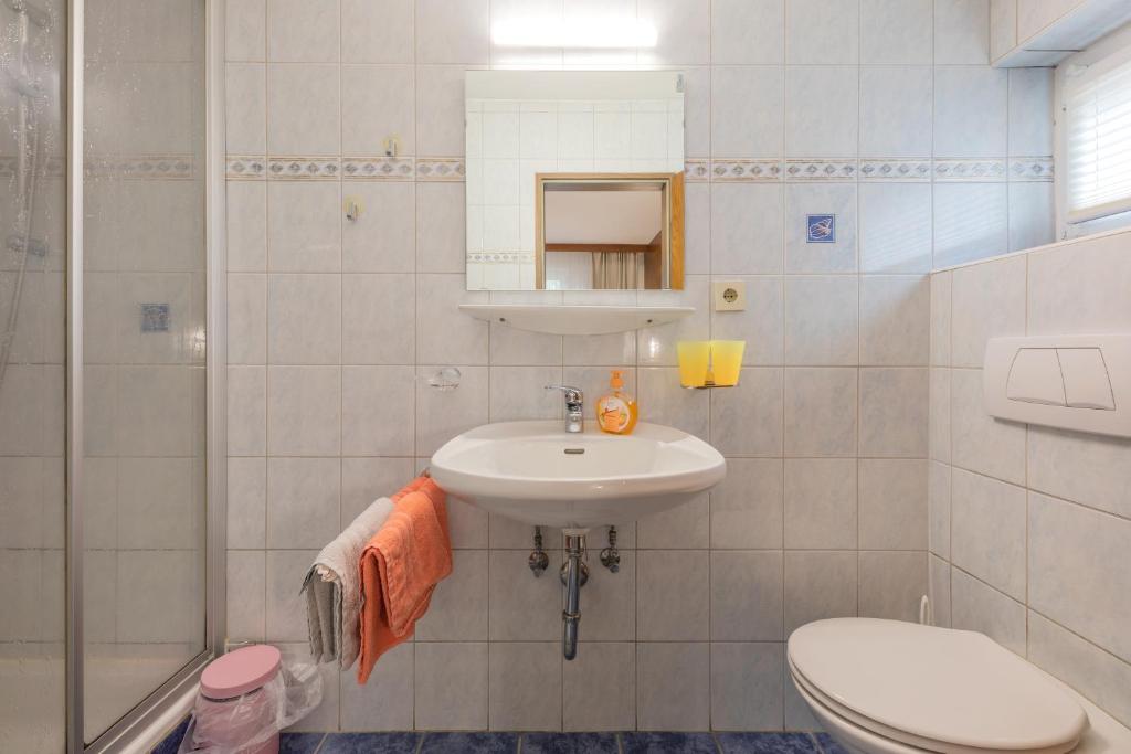 Koupelna v ubytování Pension Steinadler