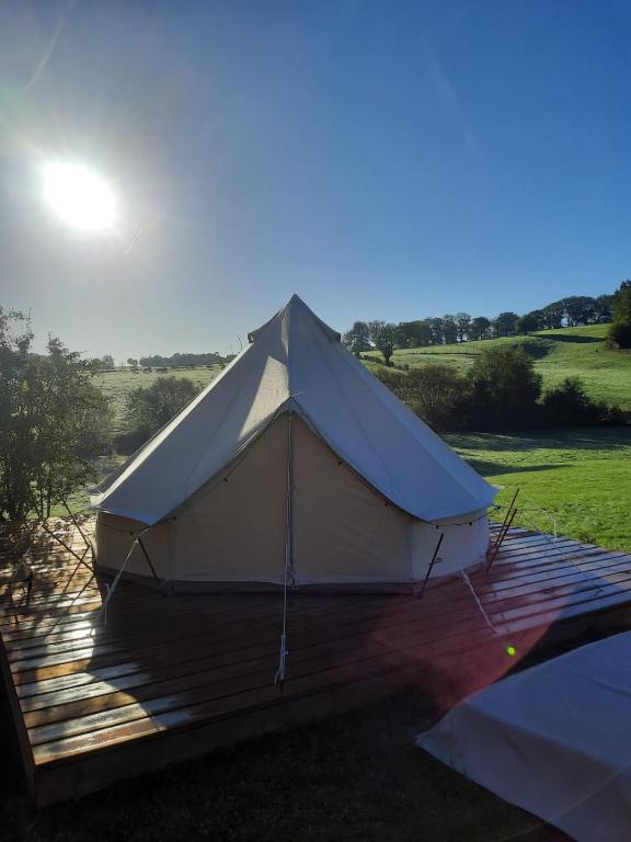 Příroda nedaleko luxury tent