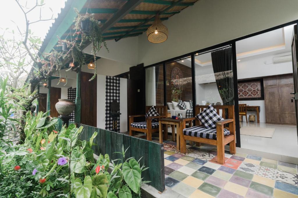 Balkón nebo terasa v ubytování Nawa Sakti Ubud Suite