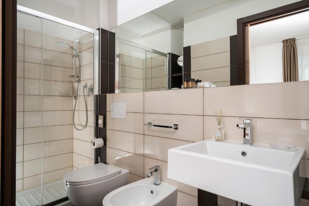 Koupelna v ubytování Dan Hotel