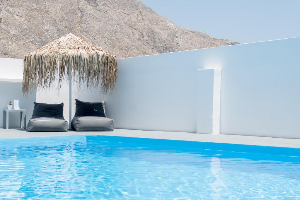 A piscina em ou perto de Aegeeis