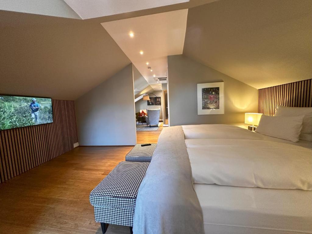 Postel nebo postele na pokoji v ubytování Hotel Zur Alten Brücke