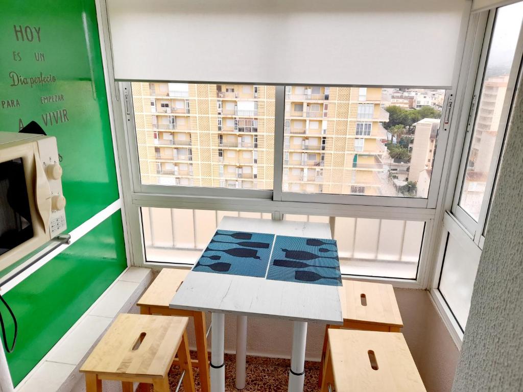 TV a/nebo společenská místnost v ubytování APARTAMENTO VISTAS AL MAR, 11 Planta, 50M PLAYA!!