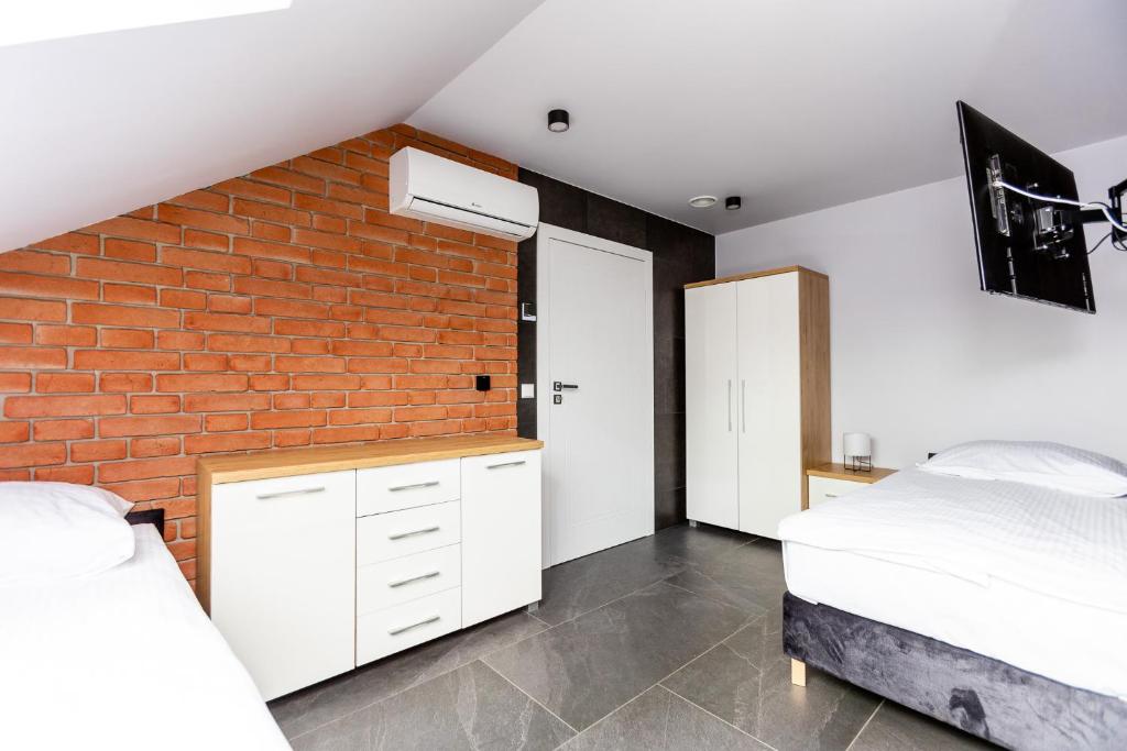 Hostel Dzika Kaczka - Double Or Twin Room With Shared Bathroom