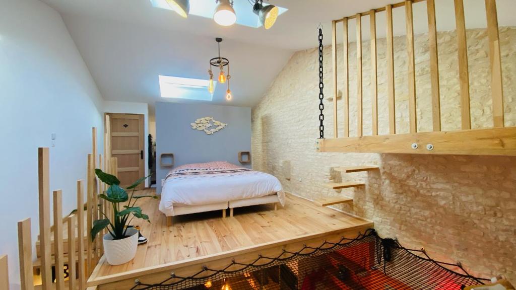 Φωτογραφία από το άλμπουμ του L'atelier - Duplex Gîte de charme avec Spa La Rochelle σε Saint-Médard-dʼAunis
